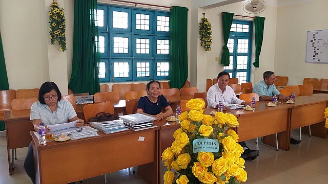 Cô Phạm Hoa Hòa - Phó trưởng phòng GDĐT Thành phố (giữa) tham dự