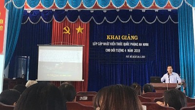 Đảng viên tham gia học lớp cập nhât kiến thức quốc phòng an ninh cho đối tượng 4 - năm 2019