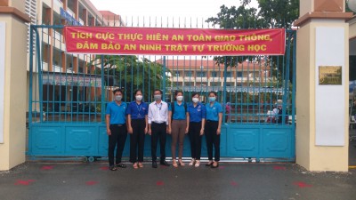 Trường THCS Phú Mỹ ra quân đợt cao điểm thiết lập trật tự đô thị, An toàn giao thông, nhằm đảm bảo ANTT xung quanh, Khu vực cổng trường học trên địa bàn thành phố Thủ Dầu Một