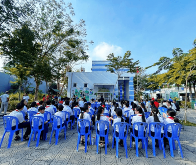 Học sinh tham gia Công viên sách - Tiếp bước tri thức, chia sẻ yêu thương