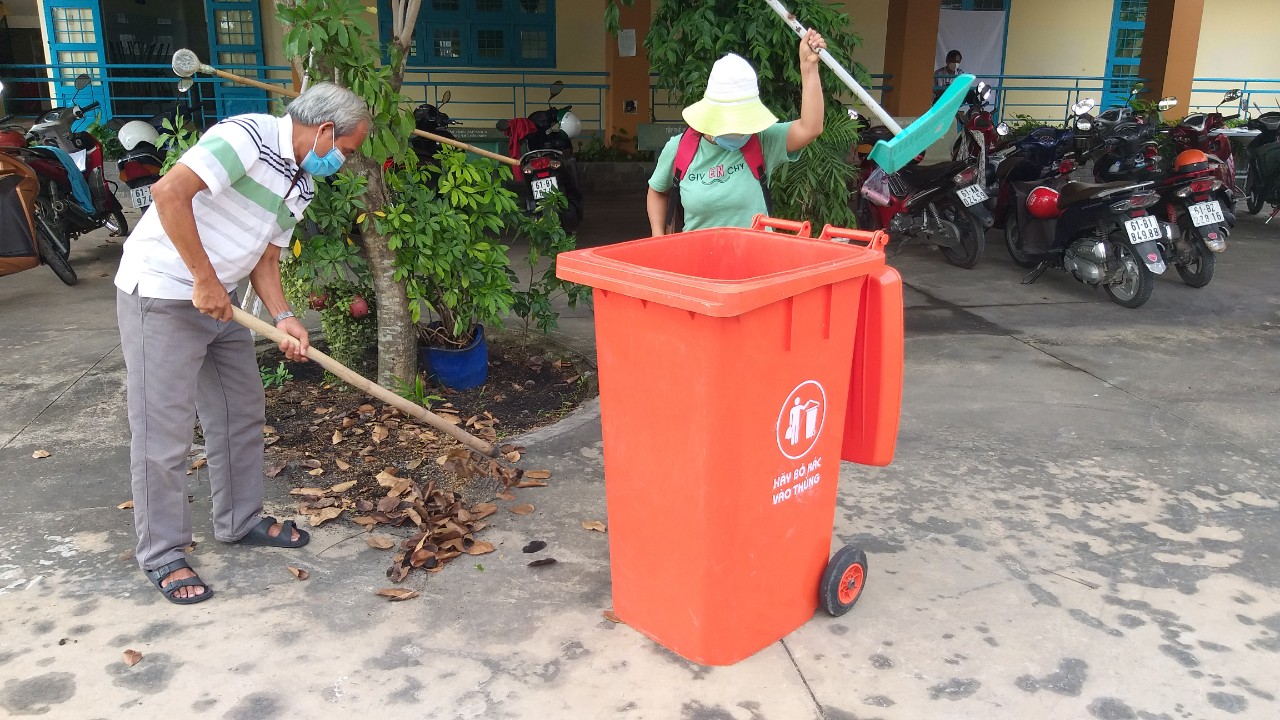 Tiếp tục Hưởng ứng tổng vệ sinh trên địa bàn phường Phú Mỹ