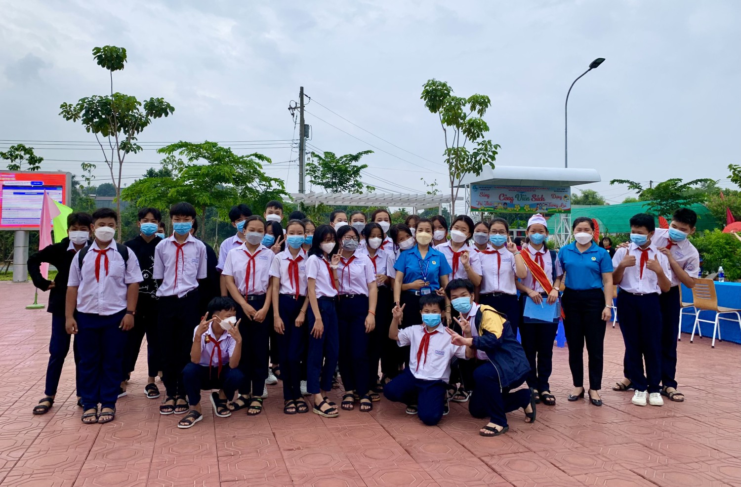 Trường THCS Phú Mỹ tham gia Lễ khánh thành công viên sách tại công viên khu phố 5 phường Phú M