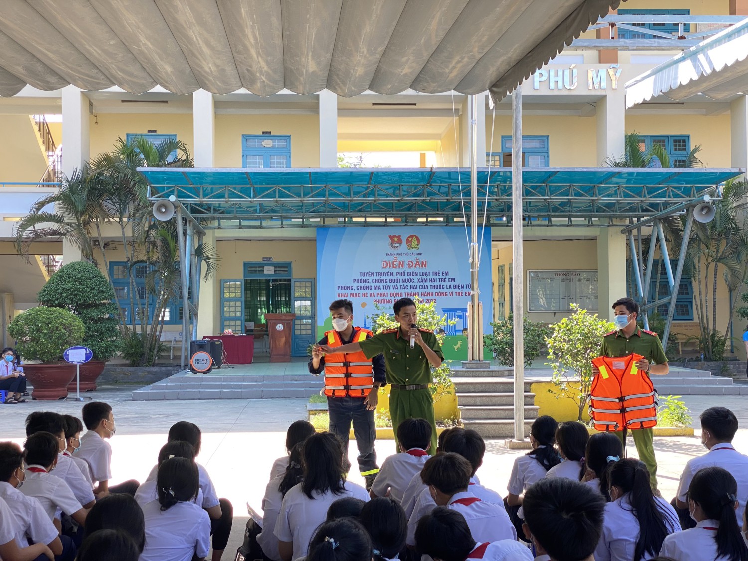Trường THCS Phú Mỹ tổ chức chuyên đề phòng chống đuối nước cho học sinh khối 7 và 8