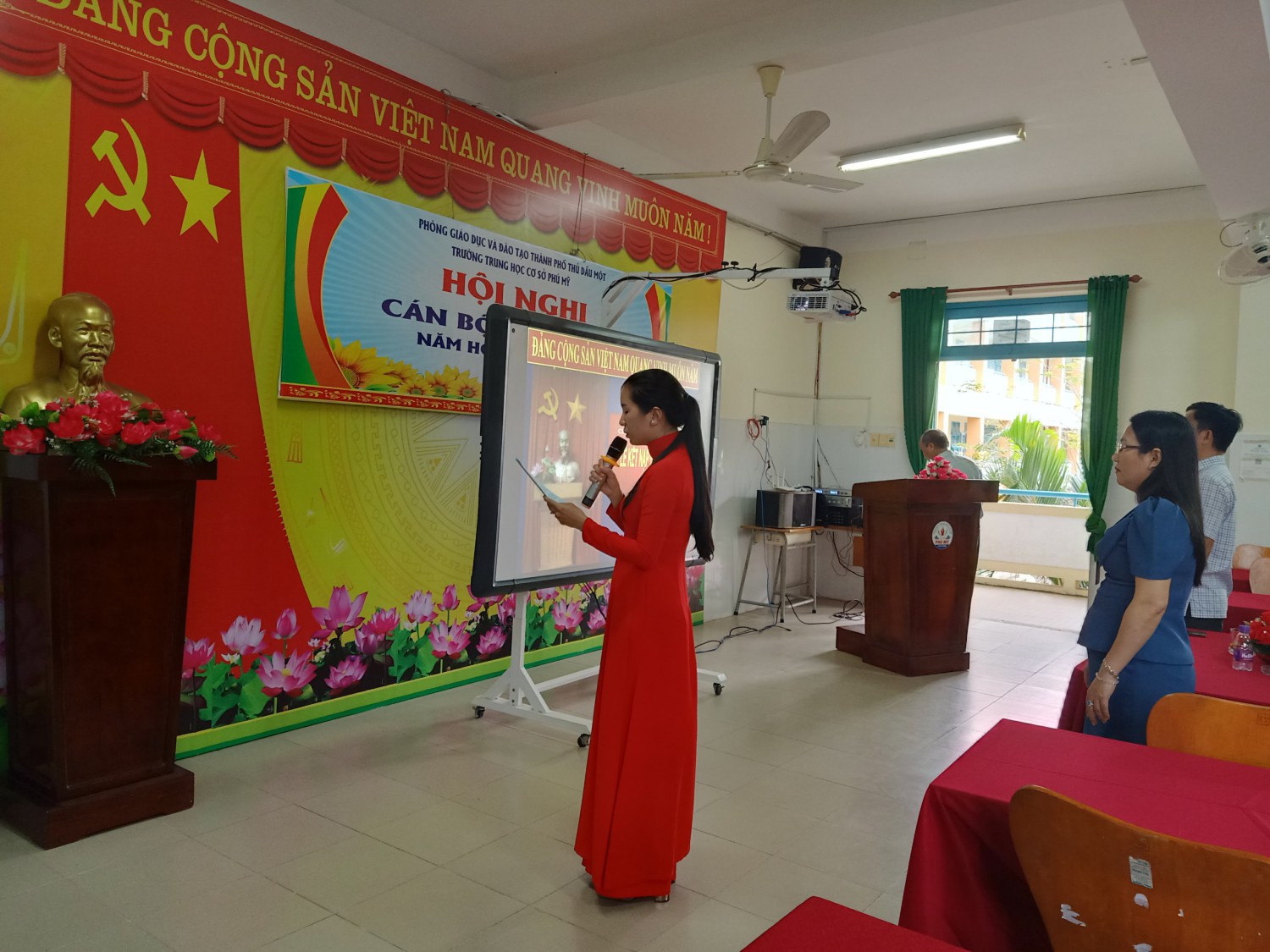 Phú Mỹ tổ chức lễ kết nạp đảng viên mới